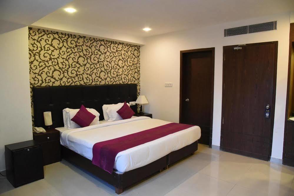 Hotel Oyo Premium Railway Station Patna Patna  Exterior foto