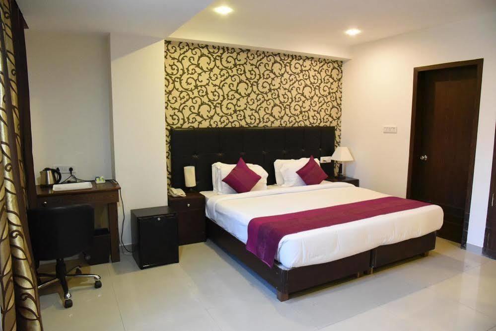 Hotel Oyo Premium Railway Station Patna Patna  Exterior foto
